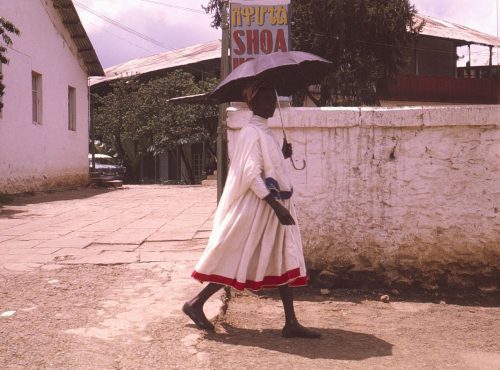 ethiopian-women-in-traditional-dress-by-Jacques-Bureau